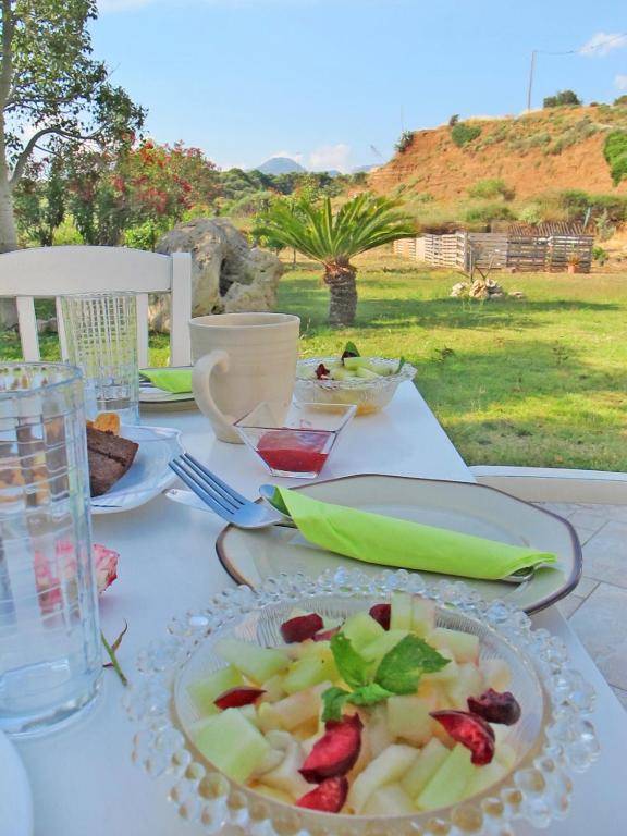 Arodamos Apts & Studios in Mavros Molos Kisamos