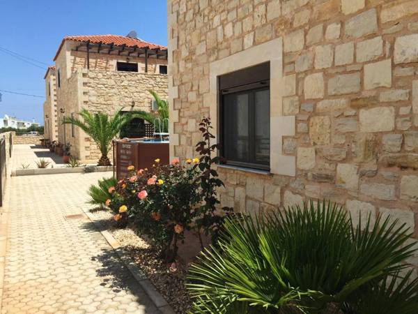 2 bedrooms house at Chersonissos 500 m away from the beach with furnished terrace and wifi