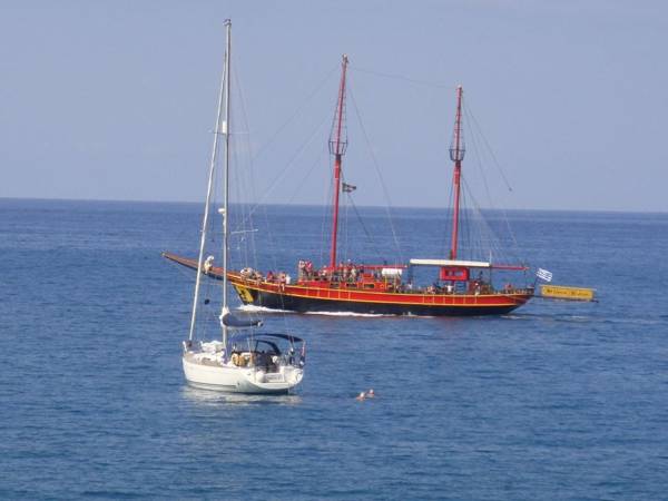 Amazing Beachfront Apartment in Hersonissos