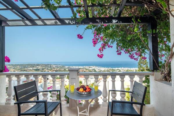 Very Spacious and Well Equipped Room near the Sea