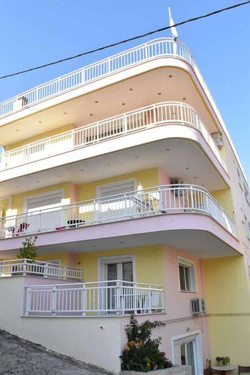 Irini Apartments