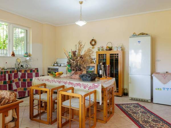 Secluded Holiday Home in Kalavrouza with Mountain ViewsBBQ