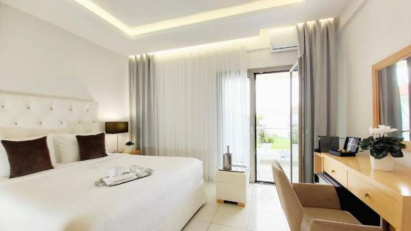 Akrogiali Exclusive Hotel (Adults Only)