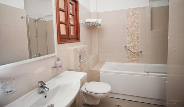 Aphrodite Luxury Studios & Apartments