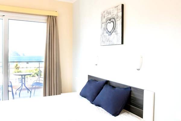 One bedroom appartement at Karpathos 100 m away from the beach with sea view terrace and wifi