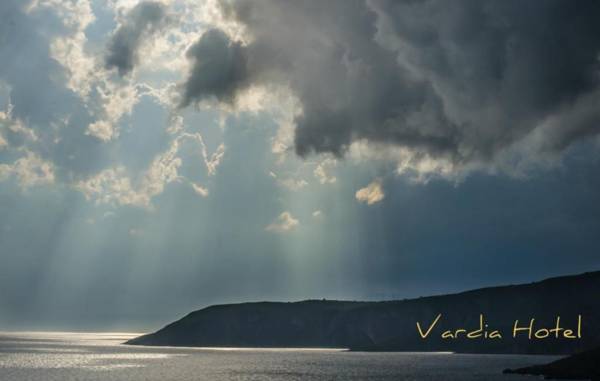 Vardia Hotel