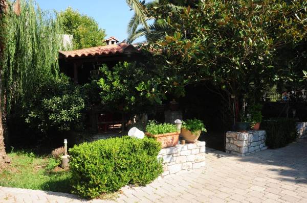 George Apartments Stoupa