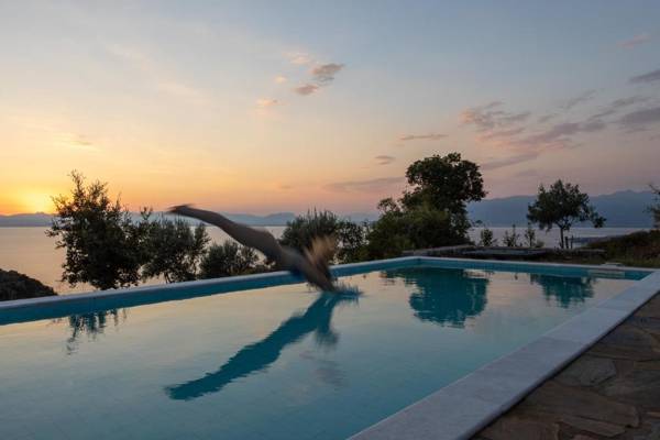 Searocks Exclusive Villas Resort