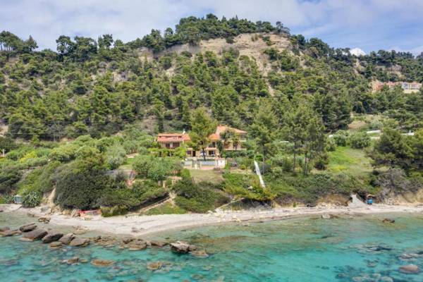 Beachfront Villa Posidi