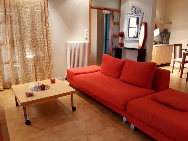 Cozy small villa with private pool at Kalamata 