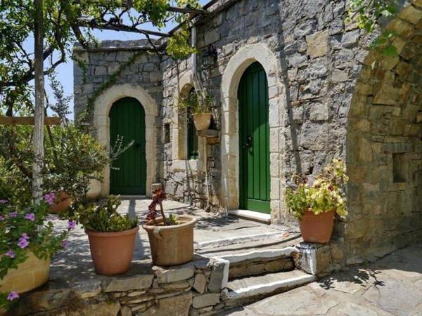 Arolithos Traditional Cretan Village Hotel