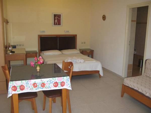 Fotis Studios Apartments