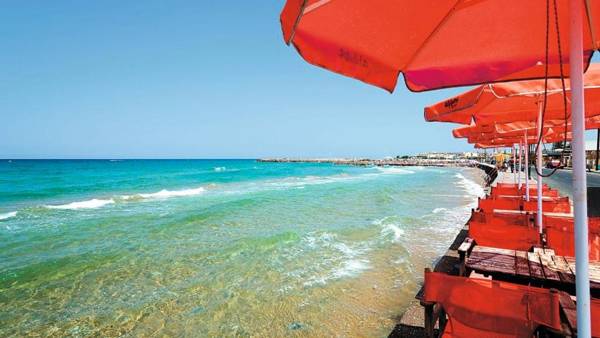 Minimalistic Apartment Near the Sea