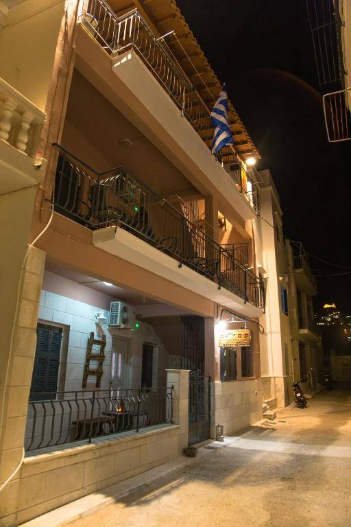 Onar Syros - Rustic Rooms