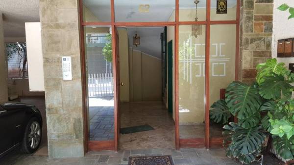 Captains 2-Bedroom Suite in Athens Nea Smyrni