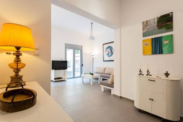 A Beautiful 5 bdr House near Acropolis