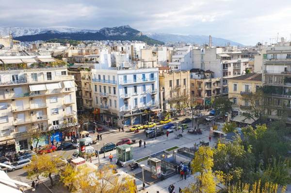 Central Apartment Elpis next to the metro