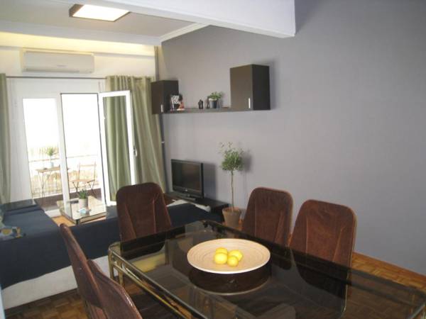 Apartment in the Middle of Everything