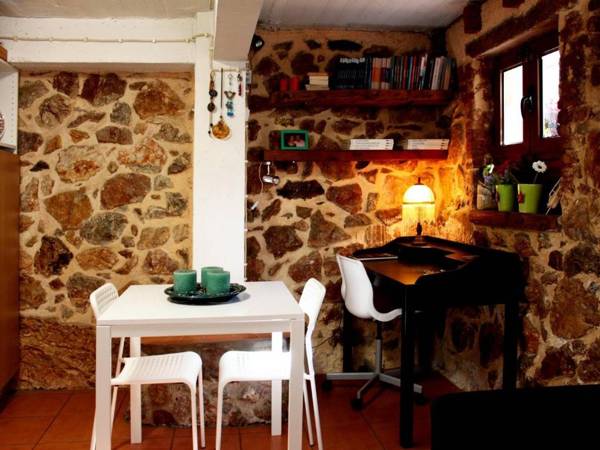 Workspace - Sweet stone apartment in Imittos