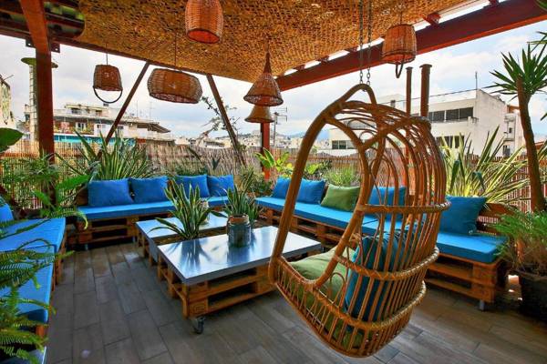 Luxurious Residence With Stunning Rooftop Lounge