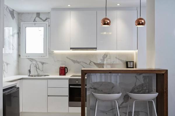 Cozy and Bright 2BD Apartment in Kolonaki