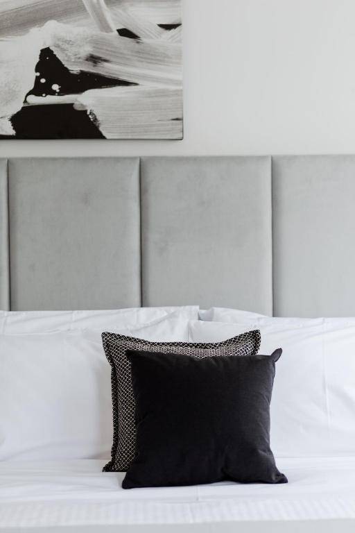 Luxury Apartments in Plaka by UPSTREET