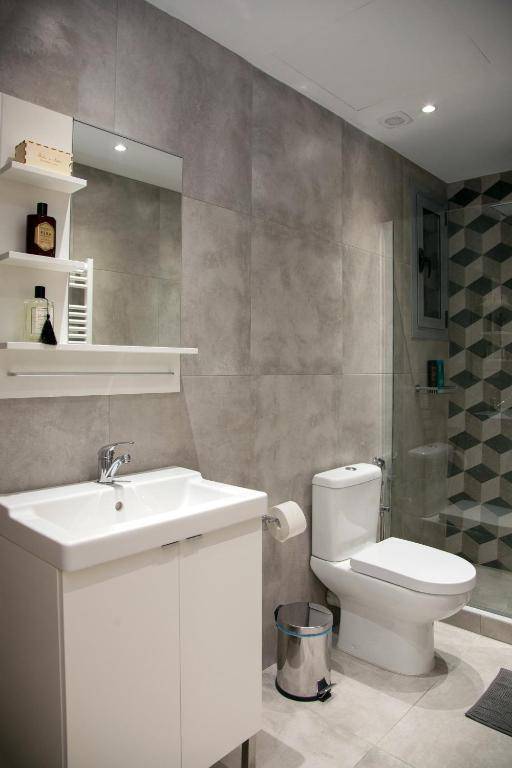 Omnia Pagrati Apartments