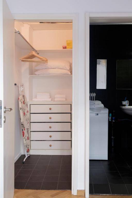 White n Bright Studio Apt