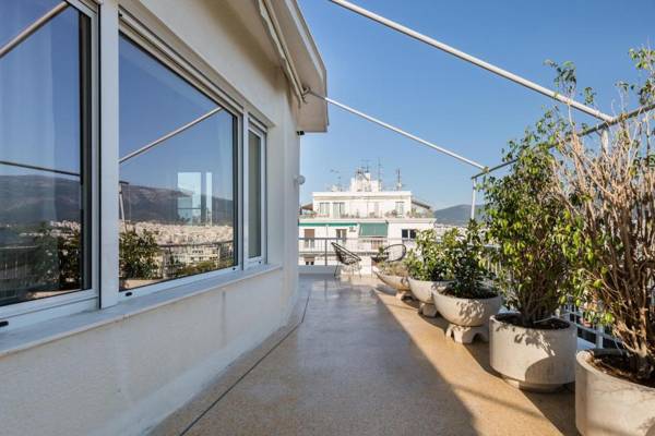 Elegant Luminous 3BD apartment in Kolonaki by UPSTREET