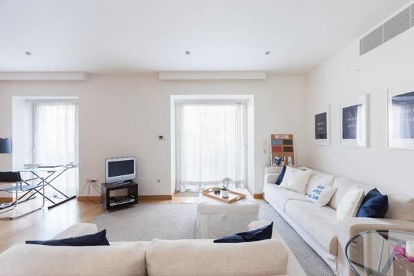 Lux apt w/ Acropolis view