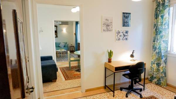 Workspace - Comfortable Apartment in Kallithea Athens