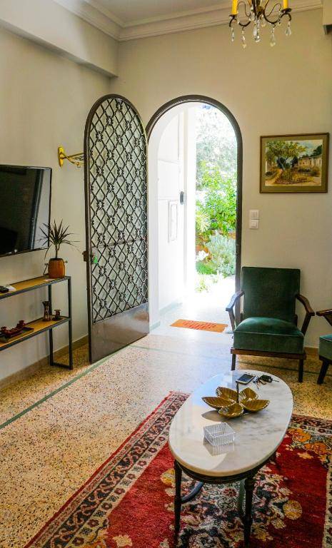 A Happy Stay by Edem Beach - Athenian Homes