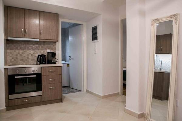 Best House Kolchidos Ampelokipoi Metro Athens