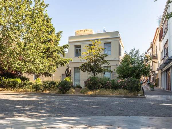 Kyria Boutique House