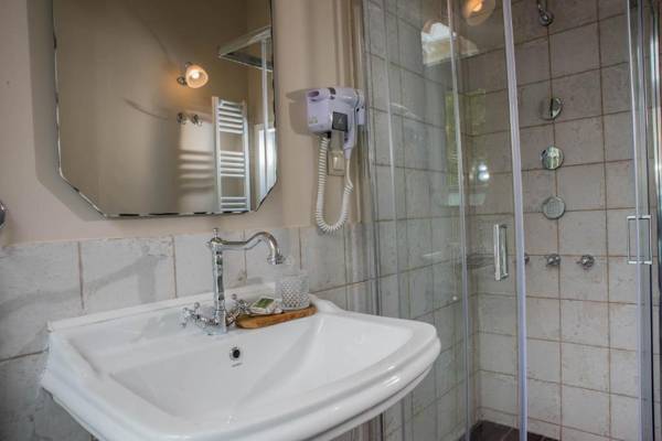 Kyria Boutique House