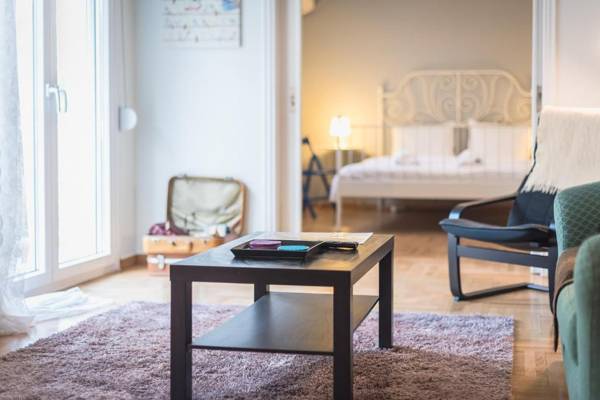 Spacious Acropolis Home by Cloudkeys