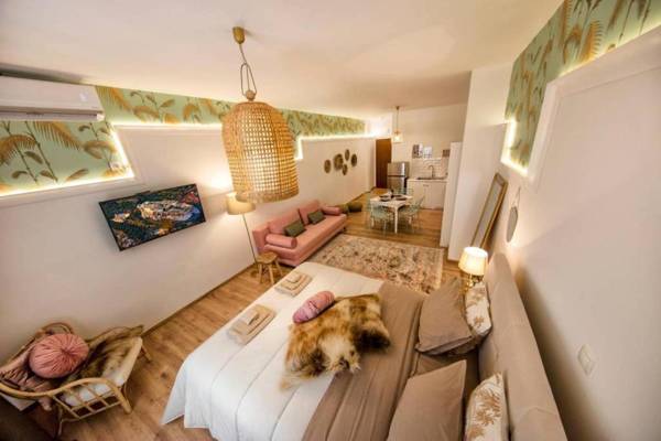 Exquisite apartment in the center of Athens