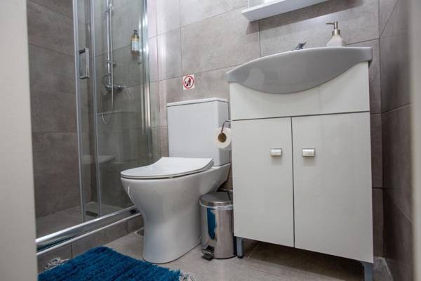 Raise Boutique Rooms in the Center of Athens