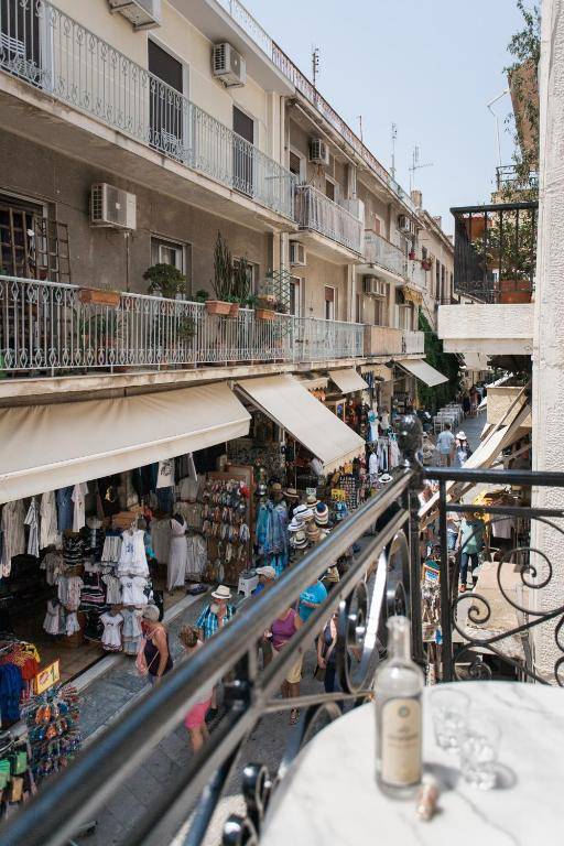 Step One | Luxury Suites right in the heart of Acropolis next to metro station