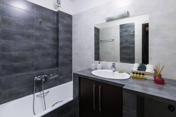 Thresh Apartments Airport by Airstay