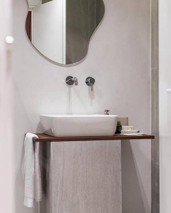 Acropolis White Key Residence