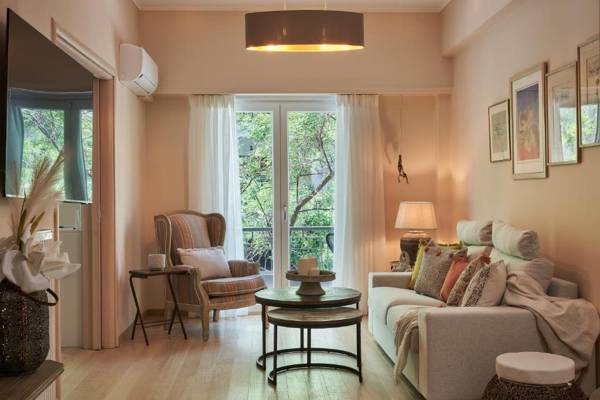 Spirou Merkouri Handcrafted 2BD Home