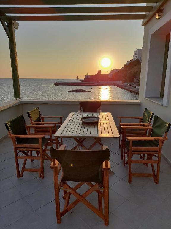 Seafront Central 3-BDR House with Sunrise & Sea Views