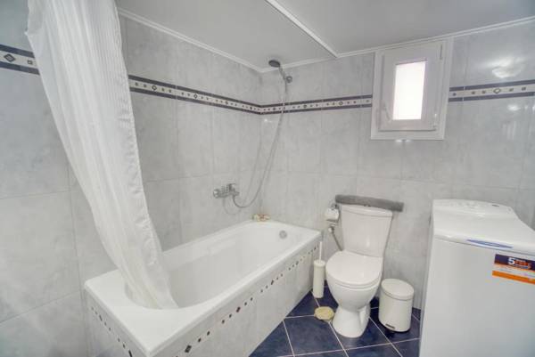 Stylish Cozy 2-BDR Flat in Andros Town