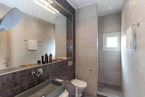 Four Season Apartment