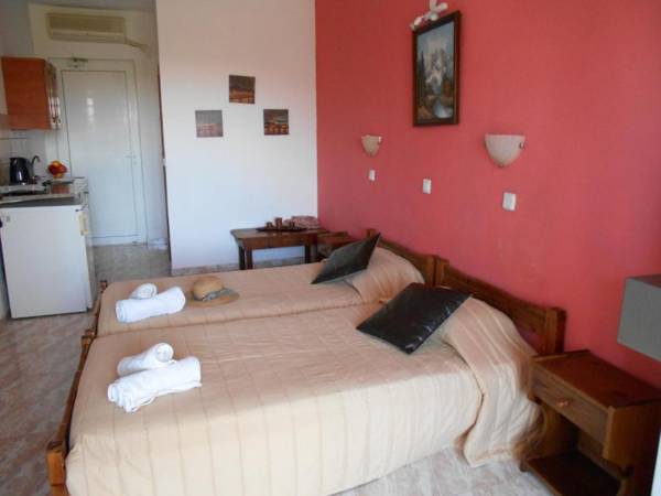 Dimitris studios & apartments