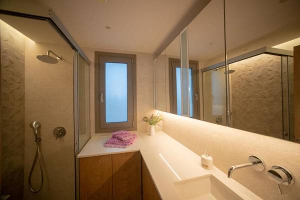 LENICO Seafront Villa