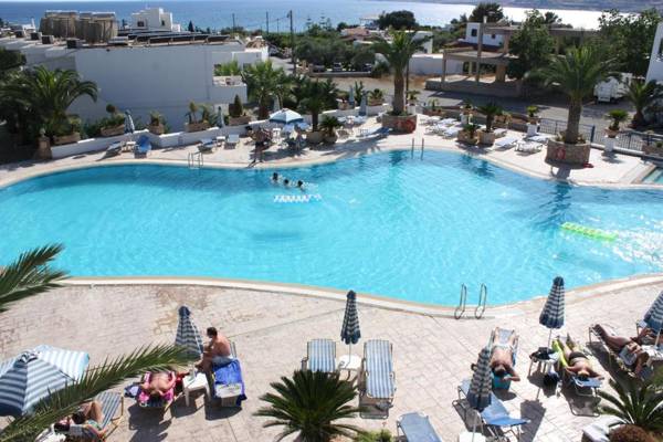 Coliseum Studios & Apartments