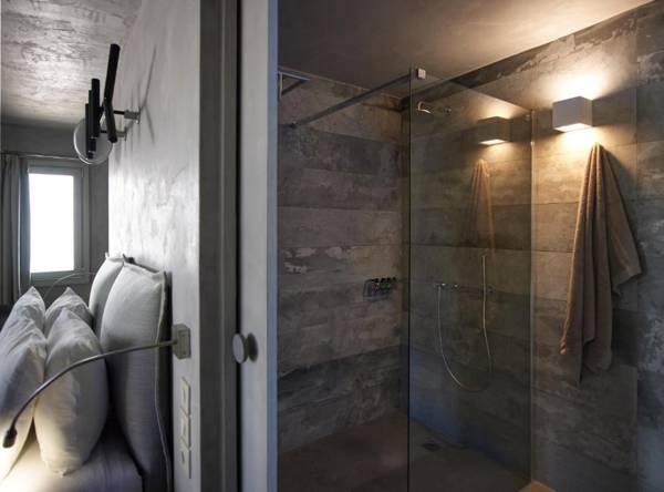 Leonis Summer Houses