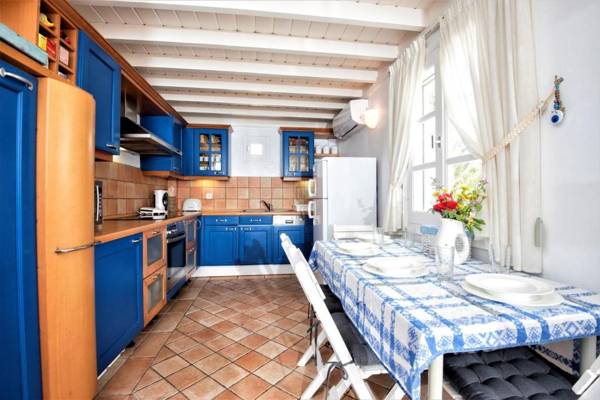 FULLY FLEXIBLE POLICY!! Sea & Sun Villa A SUPERB LUXURY EXCLUSIVE VILLA WITH PERSONALITY